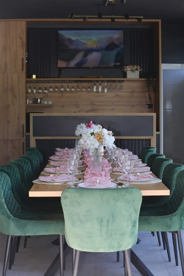 A space made for the gathering.